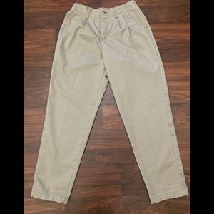 Stylish Lee at the Waist Women’s No-Wrinkle, Relaxed Chino Pants Size 4P